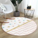 - RealHomes Dijital Baskılı Kaymaz Tabanlı Comfort Yuvarlak Halı - Realhomes  Renkli Zeminde Geometrik Desenli Dijital Baskılı Modern Pembe Çocuk ve Genç Odası Yıkanabilir Kaymaz Tabanlı Yuvarlak Halı Realhomes