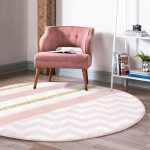 - RealHomes Dijital Baskılı Kaymaz Tabanlı Comfort Yuvarlak Halı - Realhomes  Renkli Zeminde Gold Detaylı Geometrik Çizimli Dijital Baskılı Modern Pembe Çocuk ve Genç Odası Kaymaz Tabanlı Yuvarlak Halı Realhomes