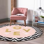 - RealHomes Dijital Baskılı Kaymaz Tabanlı Comfort Yuvarlak Halı - Realhomes  Siyah Zeminde Geometrik Zikzak Desenli Love Yazılı Dijital Baskılı Modern Pembe Banyo Yıkanabilir Kaymaz Tabanlı Yuvarlak Halı Realhomes