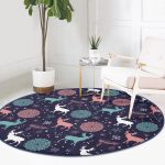 - RealHomes Dijital Baskılı Kaymaz Tabanlı Comfort Yuvarlak Halı - Realhomes  Renkli Zeminde Geyik Desenli Dijital Baskılı Modern Lacivert Koridor ve Antre Yıkanabilir Kaymaz Tabanlı Yuvarlak Halı Realhomes