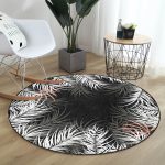 - RealHomes Dijital Baskılı Kaymaz Tabanlı Comfort Yuvarlak Halı - Realhomes Siyah Zeminde Beyaz Yaprak Desenli Dijital Baskılı Modern Salon ve Oturma Odası Yıkanabilir Kaymaz Tabanlı Yuvarlak Halı Realhomes