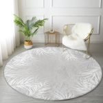 Gri Zeminde Beyaz Yaprak Desenli Dijital Baskılı Modern Salon ve Oturma Odası Yıkanabilir Kaymaz Tabanlı Yuvarlak Halı Realhomes