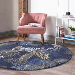 - RealHomes Dijital Baskılı Kaymaz Tabanlı Comfort Yuvarlak Halı - Realhomes  Mavi Zeminde Gold Detaylı Yaprak Desenli Dijital Baskılı Modern Lacivert Salon ve Oturma Odası Kaymaz Tabanlı Yuvarlak Halı Realhomes