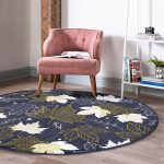 - RealHomes Dijital Baskılı Kaymaz Tabanlı Comfort Yuvarlak Halı - Realhomes  Renkli Zeminde Gold Detaylı Yaprak Desenli Dijital Baskılı Modern Lacivert Salon ve Oturma Odası Kaymaz Tabanlı Yuvarlak Halı Realhomes