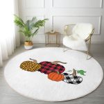 - RealHomes Dijital Baskılı Kaymaz Tabanlı Comfort Yuvarlak Halı - Realhomes  Beyaz Zeminde Ekoseli Balkabakları Dijital Baskılı Modern Bordo Balkon Yıkanabilir Kaymaz Tabanlı Yuvarlak Halı Realhomes