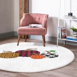 - RealHomes Dijital Baskılı Kaymaz Tabanlı Comfort Yuvarlak Halı - Realhomes  Beyaz Zeminde Ekoseli Balkabakları Dijital Baskılı Modern Bordo Balkon Yıkanabilir Kaymaz Tabanlı Yuvarlak Halı Realhomes