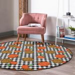 - RealHomes Dijital Baskılı Kaymaz Tabanlı Comfort Yuvarlak Halı - Realhomes  Siyah Beyaz Ekose Üzerinde Renkli Balkabağı Desenli Dijital Baskılı Modern Turuncu Balkon Yıkanabilir Kaymaz Tabanlı Yuvarlak Halı Realhomes