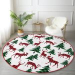 - RealHomes Dijital Baskılı Kaymaz Tabanlı Comfort Yuvarlak Halı - Realhomes  Beyaz Zeminde Çam Ağaçlı Ekoseli Geyik Motifli Dijital Baskılı Modern Bordo Balkon Yıkanabilir Kaymaz Tabanlı Yuvarlak Halı Realhomes