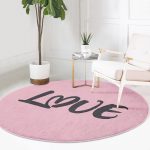 - RealHomes Dijital Baskılı Kaymaz Tabanlı Comfort Yuvarlak Halı - Realhomes Sevgililer Günü Temalı Özel Tasarım Dijital Baskılı Modern Pembe Çocuk ve Genç Odası Yıkanabilir Kaymaz Tabanlı Yuvarlak Halı Realhomes