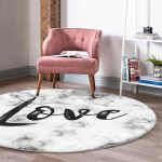 - RealHomes Dijital Baskılı Kaymaz Tabanlı Comfort Yuvarlak Halı - Realhomes  Mermer Zeminde Love Yazılı Özel Tasarım Modern Siyah Salon ve Oturma Odası Yıkanabilir Kaymaz Tabanlı Yuvarlak Halı Realhomes