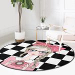 - RealHomes Dijital Baskılı Kaymaz Tabanlı Comfort Yuvarlak Halı - Realhomes Dama Zeminli Fotoğraf Çeken Kız Tasarımlı Dijital Baskılı Pembe Çocuk ve Genç Odası Yıkanabilir Kaymaz Tabanlı Yuvarlak Halı Realhomes