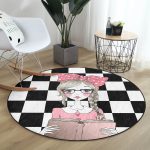 - RealHomes Dijital Baskılı Kaymaz Tabanlı Comfort Yuvarlak Halı - Realhomes Dama Zeminli Kitap Okuyan Kız Tasarımlı Dijital Baskılı Modern Pembe Çocuk ve Genç Odası Yıkanabilir Kaymaz Tabanlı Yuvarlak Halı Realhomes