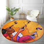 Turuncu Zemin Üç Afrikalı Kadın Çizimi Dijital Baskılı Outdoor Yıkanabilir Kaymaz Tabanlı Yuvarlak Halı Realhomes