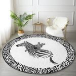 - RealHomes Dijital Baskılı Kaymaz Tabanlı Comfort Yuvarlak Halı - Realhomes Realhomes Zebra Çerçeveli Desenli Dijital Baskılı Siyah Banyo Yıkanabilir Kaymaz Tabanlı Yuvarlak Halı Realhomes