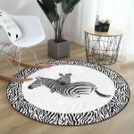 - RealHomes Dijital Baskılı Kaymaz Tabanlı Comfort Yuvarlak Halı - Realhomes Realhomes Zebra Çerçeveli Desenli Dijital Baskılı Siyah Banyo Yıkanabilir Kaymaz Tabanlı Yuvarlak Halı Realhomes