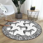 - RealHomes Dijital Baskılı Kaymaz Tabanlı Comfort Yuvarlak Halı - Realhomes Zebra Çerçeveli Desenli Dijital Baskılı Siyah Salon ve Oturma Odası Yıkanabilir Kaymaz Tabanlı Yuvarlak Halı Realhomes