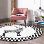 - RealHomes Dijital Baskılı Kaymaz Tabanlı Comfort Yuvarlak Halı - Realhomes Realhomes Dama Çerçeveli Ağaç Tasarımlı Geyik Çizimli Siyah Banyo Yıkanabilir Kaymaz Tabanlı Yuvarlak Halı Realhomes