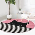 - RealHomes Dijital Baskılı Kaymaz Tabanlı Comfort Yuvarlak Halı - Realhomes  Pembe Zemin Çizgili Motif Kara Kedi Tasarımlı Modern Mutfak Yıkanabilir Kaymaz Tabanlı Yuvarlak Halı Realhomes