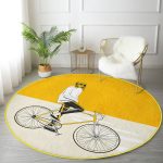 - RealHomes Dijital Baskılı Kaymaz Tabanlı Comfort Yuvarlak Halı - Realhomes  Realhomes Sarı Krem Zemin Bisikletli Adam Motifli Gold Banyo Yıkanabilir Kaymaz Tabanlı Yuvarlak Halı Realhomes