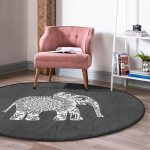 - RealHomes Dijital Baskılı Kaymaz Tabanlı Comfort Yuvarlak Halı - Realhomes  Koyu Füme Zemin Etnik Fil Motifli Gri Salon ve Oturma Odası Yıkanabilir Kaymaz Tabanlı Yuvarlak Halı Realhomes