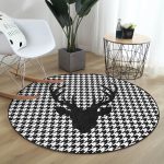 - RealHomes Dijital Baskılı Kaymaz Tabanlı Comfort Yuvarlak Halı - Realhomes  Realhomes Dijital Baskılı Kazayağı Zemin Geyik Tasarımlı Siyah Ofis Yıkanabilir Kaymaz Tabanlı Yuvarlak Kadife Halı Realhomes