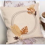 - RealHomes Dijital Baskılı Modern Yastık Kırlent Kılıfı - Realhomes Krem Zemin Tropik Yapraklar Çerçeveli Özel Tasarım Yastık Kırlent Kılıfı Realhomes