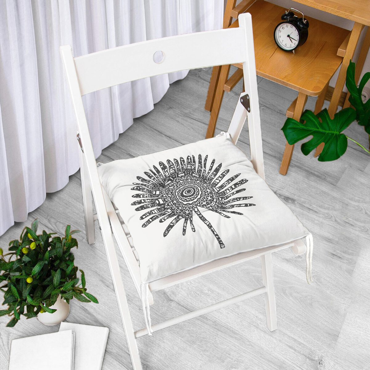 Siyah Beyaz Çiçek Tasarımlı Modern Pofuduk Sandalye Minderi Realhomes