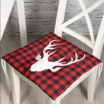 - Pofi-Ryl122-Gorsel - Realhomes  Yılbaşı Temalı Kırmızı Siyah Ekose Zeminli Geyik Motifli Pofuduk Sandalye Minderi Realhomes