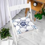 - Pofi-Ryl150-Gorsel-1 - Realhomes Mavi Çini Çizimli Dijital Baskılı Pofuduk Sandalye Minderi Realhomes