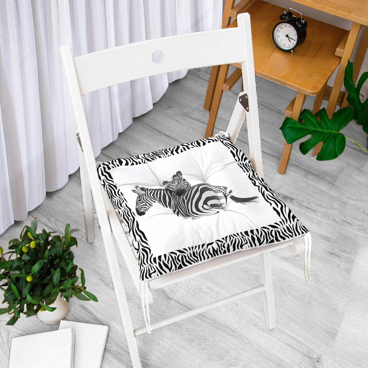 Zebra Çerçeveli Zebra Desenli Dijital Baskılı Pofuduk Sandalye Minderi Realhomes