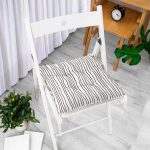 - Pofi-Ryl248-Gorsel-1 - Realhomes  Siyah Beyaz Dalgalı Çizgi Motifli Pofuduk Sandalye Minderi Realhomes