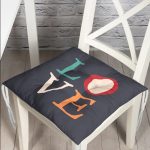 Lacivert Zeminli Love Dijital Baskılı Pofuduk Sandalye Minderi Realhomes