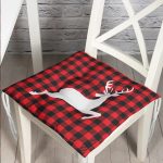 - Pofi-Ryl346-Gorsel - Realhomes  Siyah Kırmızı Ekose Zeminli Beyaz Geyik Yılbaşı Temalı Pofuduk Sandalye Minderi Realhomes