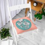 - Pofi-Ryl37-Gorsel-1 - Realhomes Pudra Yeşil Zeminli Beyaz Gül Tasarımlı Pofuduk Sandalye Minderi Realhomes