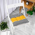 - Pofi-Ryl382-Gorsel-1 - Realhomes  Sarı Zemin Siyah Çizgili Dijital Baskılı Modern Pofuduk Sandalye Minderi Realhomes