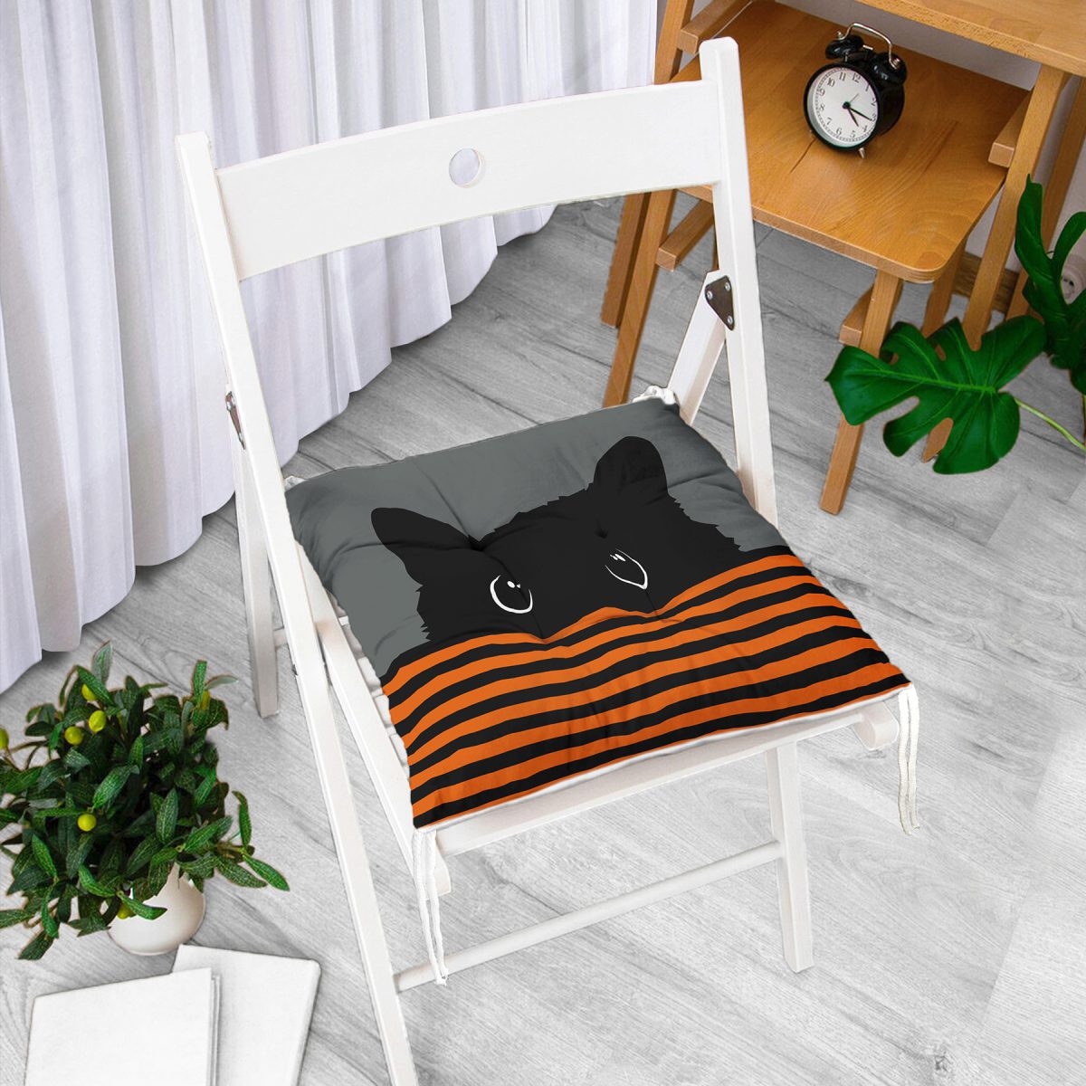 Turuncu Çizgili Karakedi Tasarımlı Pofuduk Sandalye Minderi Realhomes
