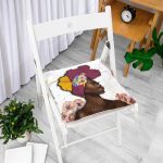 - Pofi-Ryl85-Gorsel-1 - Realhomes Gül Tasarımlı Siyahi Kadın Motifli Modern Pofuduk Sandalye Minderi Realhomes