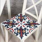 - Pofi-Ryl96-Gorsel - Realhomes  Lacivert Bordo Damask Motifli Modern Pofuduk Sandalye Minderi Realhomes