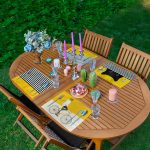 - Servis4lu-SetRyl10-Gorsel - Realhomes 4'lü Hardal Bisikletli Kedili Motifli Dekoratif Sunumluk - Sunum Altlığı - Amerikan Servis Seti Realhomes