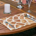 - RealHomes Özel Tasarım 6'lı Amerikan Servis Takımı - Realhomes 6'lı Kahverengi Zürafa Özel Tasarımlı Dijital Baskılı Sunum Altlığı - Amerikan Servis Seti Realhomes