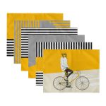 - RealHomes Özel Tasarım 6'lı Amerikan Servis Takımı - Realhomes 6'lı Hardal Bisikletli Kedili Motifli Dekoratif Sunum Altlığı - Amerikan Servis Seti Realhomes