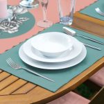 Pudra Yeşil Zeminli Beyaz Gül Tasarımlı 1 Adet Runner & 4 Adet Yeşil Renkli Amerikan Servis Realhomes