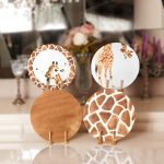 Kahverengi Zürafa Özel Tasarımlı Dijital Baskılı Yuvarlak Servis Altlığı & Supla Realhomes