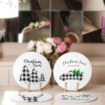 - RealHomes Dijital Baskılı Servis Altlığı - Supla - 4'lü - Realhomes Siyah Beyaz Ekose Motifli Christmas Temalı Modern Yuvarlak Servis Altlığı & Supla Realhomes