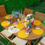 Realhomes Sarı Krem Zemin Bisikletli Adam Motifli Püsküllü Runner & 6'lı Hardal Düz Renk Supla - Servis Altlığı Realhomes