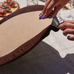 - RealHomes Özel Tasarım 6'lı Supla & Avangarde Runner Seti - Realhomes  Realhomes Etnik Soyut Tasarımlı Püsküllü Runner & 6'lı Kahverengi Düz Renk Supla - Servis Altlığı Realhomes