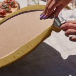 Realhomes Açık Kahve Çiçek Motifli Püsküllü Runner & 6'lı Hardal Düz Renk Supla - Servis Altlığı Realhomes