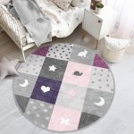 - RealHomes Dijital Baskılı Kaymaz Tabanlı Comfort Çocuk Odası Yuvarlak Halı - Realhomes  Renkli Kareler Geometrik Motifli Çocuk & Genç Odası Makinede Yıkanabilir Kaymaz Tabanlı Yuvarlak Çocuk Halısı Realhomes