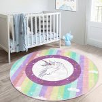 - RealHomes Dijital Baskılı Kaymaz Tabanlı Comfort Çocuk Odası Yuvarlak Halı - Realhomes  Renkli Çizgili Unicorn Temalı Çocuk & Genç Odası Makinede Yıkanabilir Kaymaz Tabanlı Yuvarlak Çocuk Halısı Realhomes