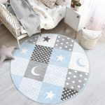 - RealHomes Dijital Baskılı Kaymaz Tabanlı Comfort Çocuk Odası Yuvarlak Halı - Realhomes  Renkli Kareler Geometrik Tasarımlı Çocuk & Genç Odası Makinede Yıkanabilir Kaymaz Tabanlı Yuvarlak Çocuk Halısı Realhomes